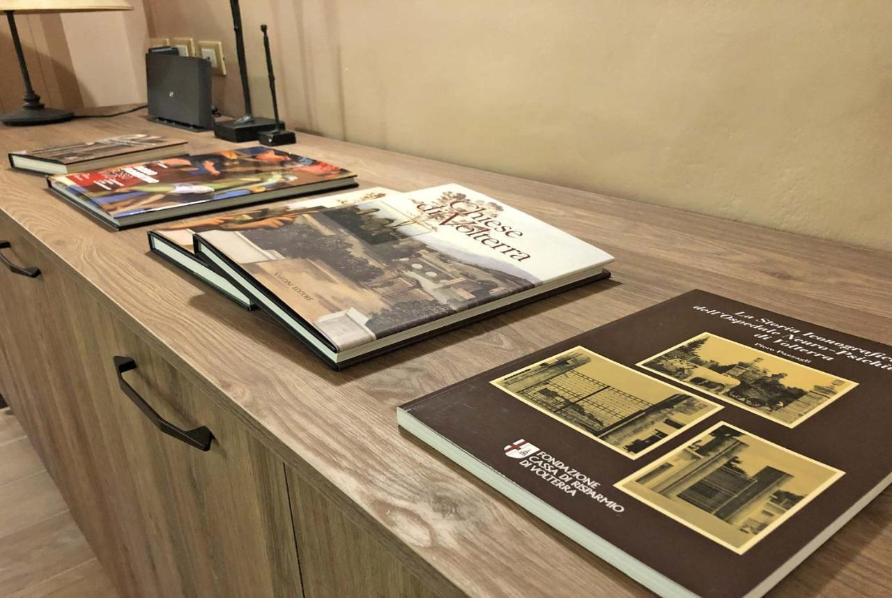 Suite Apartment Castello Volterra Bagian luar foto