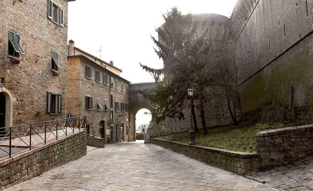 Suite Apartment Castello Volterra Bagian luar foto